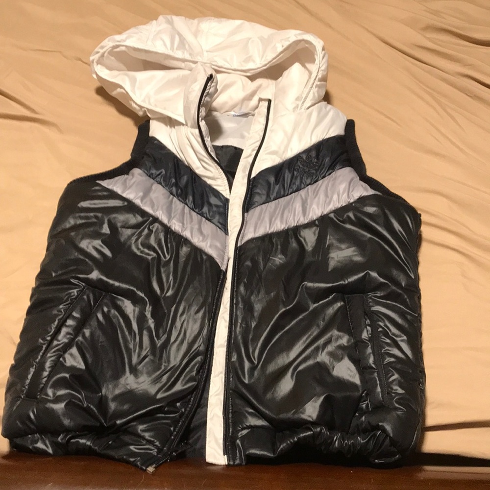 Adidas Women’s Medium puffer vest